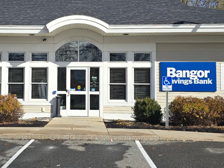 Front entry of Bangor Savings Bank in Winslow