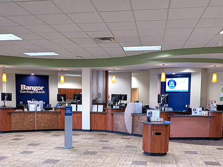 Lobby of the Brewer Maine branch of Bangor Savings Bank