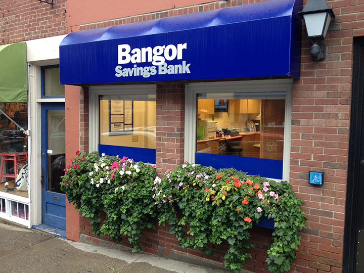 Bangor Savings Bank - Belfast, ME - Main St Front Door