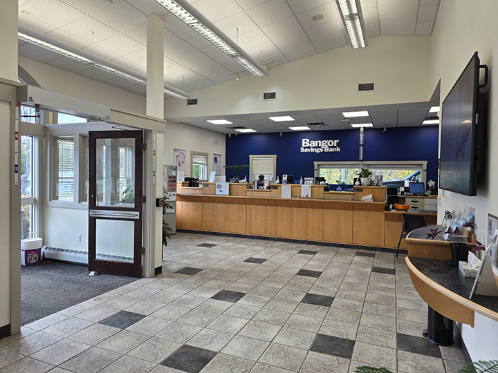 Lobby of the Winslow, ME Bangor Savings Bank