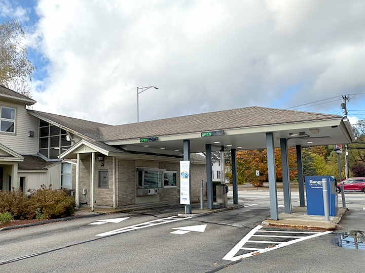 Drive-up lanes Louden Rd