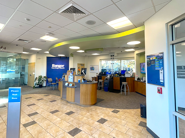 Teller counter at the Marginal Way branch