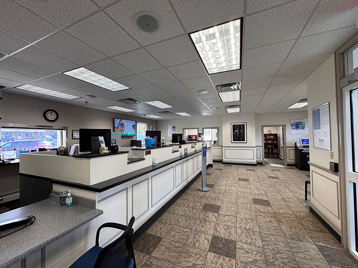 Teller counter in Hampden